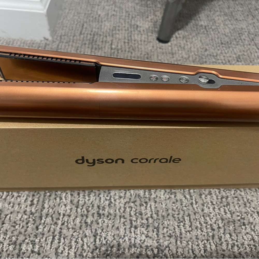 Dyson Corrale